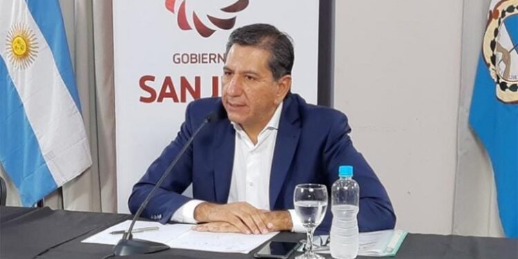 10 mil estudiantes sanjuaninos fueron beneficiados por las becas de conectividad y transporte