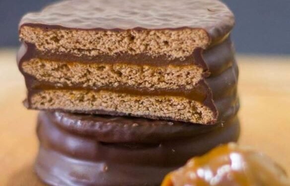 Prohibieron la venta de un alfajor y un conito de dulce de leche: cuáles no consumir