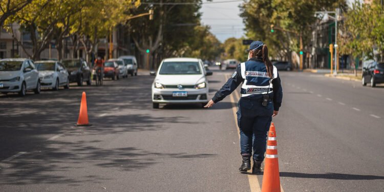 A portarse bien: a partir de hoy aumentan las multas de tránsito en San Juan