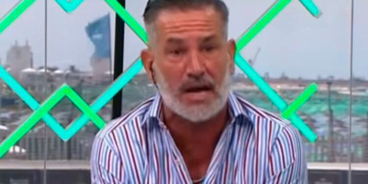 El vivo de Instagram de Diego Díaz mirando una película porno