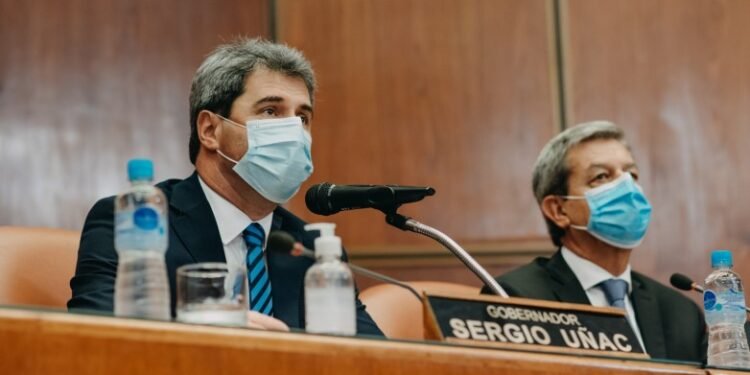 Uñac se manifestó en contra de la distribución de los subsidios de transporte