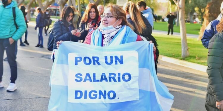 ¿Qué está pasando con los docentes de San Juan?