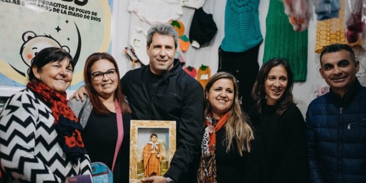 El gobernador sanjuanino participó del cierre de la Feria Internacional de Artesanías