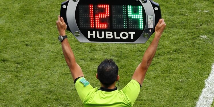 Nuevas reglas en el fútbol: confirmaron los 5 cambios por partido