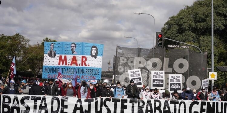 Organizaciones piqueteras denuncian «ajuste» y anuncian una movilización para este jueves