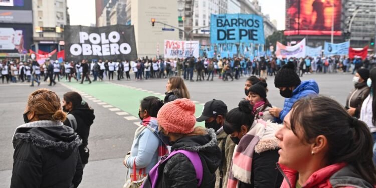 Confirmaron que no darán más de alta a planes sociales