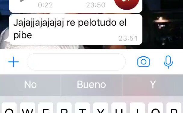 Tenía la casa sola, le cantó una canción para invitarla y el audio es viral