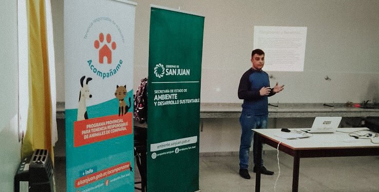 Ambiente comenzó a dictar charlas de tenencia responsable de mascotas en escuelas de toda la provincia