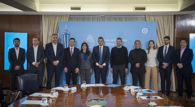 Massa y Lammens acordaron precios con el sector hotelero para lanzar el PreViaje 3