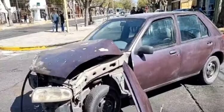 Falleció una embarazada en un brutal accidente en un cruce transitado de Capital