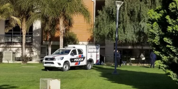 Suspendieron las clases en la Escuela Industrial tras la muerte de la alumna en el Centro Cívico