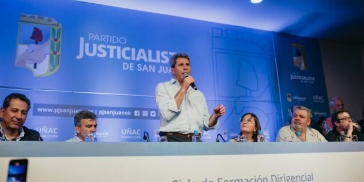 El gobernador Uñac encabezó un acto en el PJ sanjuanino para repudiar el magnicidio a CFK
