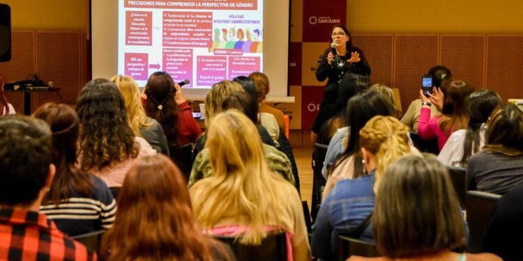Docentes profundizaron conocimientos sobre ESI en un taller en el TB