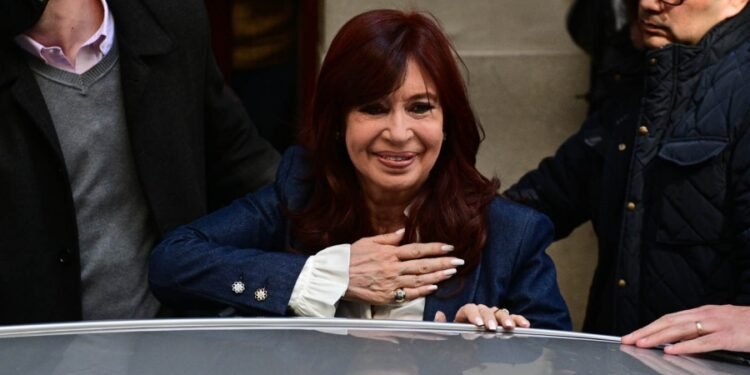 Cristina Kirchner sobre los fiscales Luciani y Mola: «Más que fiscales parecen trolls»
