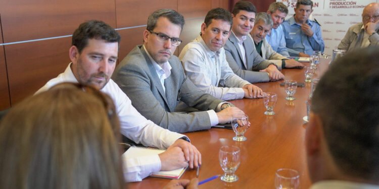 Reparticiones de Gobierno conformaron una mesa de diálogo tras el incendio en Valle Fértil