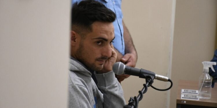 Se cansó de acosarla y hasta le quemó el departamento: fue condenado