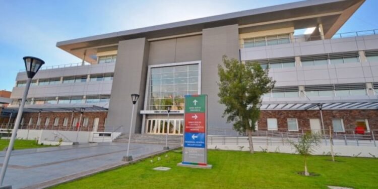 Clínicas en crisis: OSP analiza una propuesta de aumento, pero no sabe si llegará a lo que piden
