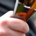 Irá a prisión por partirle una botella en la cabeza a su pareja mientras bebían en la vereda