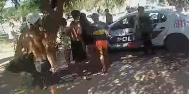 Enfrentamiento en Albardón: vecinos de un barrio en Albardón atacaron con piedrazos a los policías