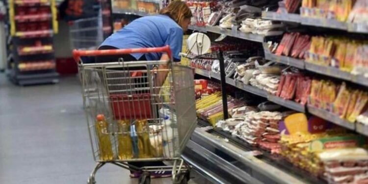 En diciembre en San Juan, una familia necesitó más de $150.000 para no ser pobre