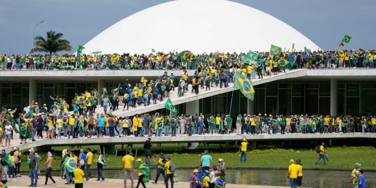 Brasil: al menos 400 detenidos tras el asalto a las sedes de los tres Poderes
