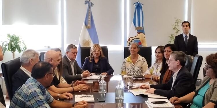 Paritaria docente: Gobierno ofrece suba del 31,1% desde marzo