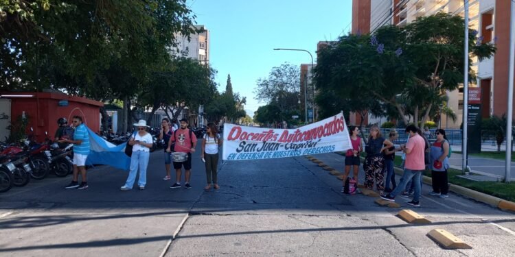 Paro docente: Gobierno hará un anuncio y de eso dependerá la vuelta a clases