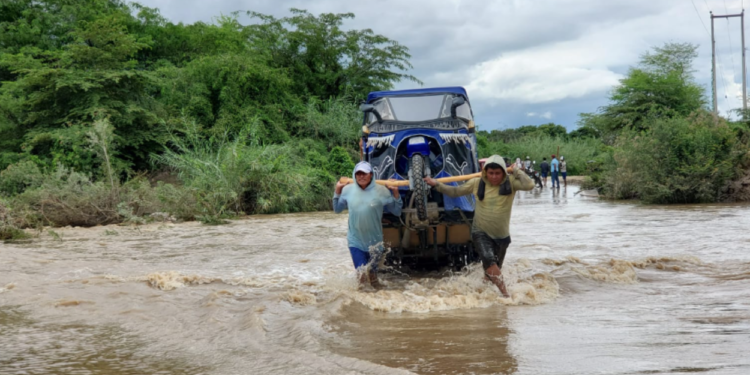 Al menos seis muertos y cientos de damnificados por fuertes lluvias en Perú