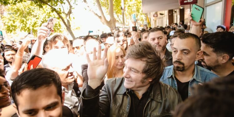 La Bersuit le envió una carta documento a Javier Milei para que no utilice su canción «Se viene» en actos de campaña