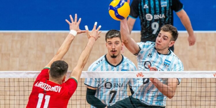 Con Lima como máximo anotador, Argentina sumó otro triunfo y está cerca de hacer historia