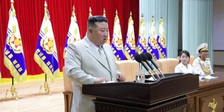 Otra amenaza de Kim Jong-un: quiere al Ejército de Corea del Norte en estado de alerta permanente ante un posible combate