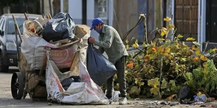 Más de 18,4 millones de personas son pobres en la Argentina y alcanza al 40,1% de la población