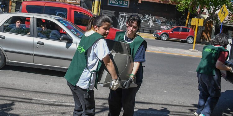 Ambiente y el Central Universitario recolectaron 6.000 kg de residuos tecnológicos