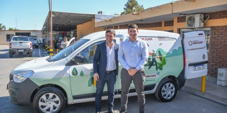 Ambiente aporta una movilidad y elementos clave para la gestión ambiental en San Martín