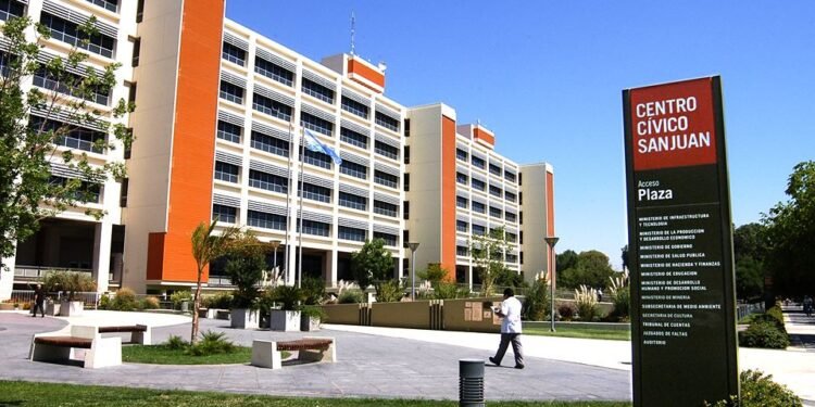 El personal estatal de San Juan cobrará con aumento en diciembre
