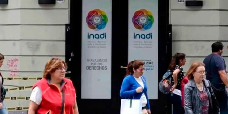 «Muerte administrativa»: el gobierno de Milei concretó el cierre del INADI