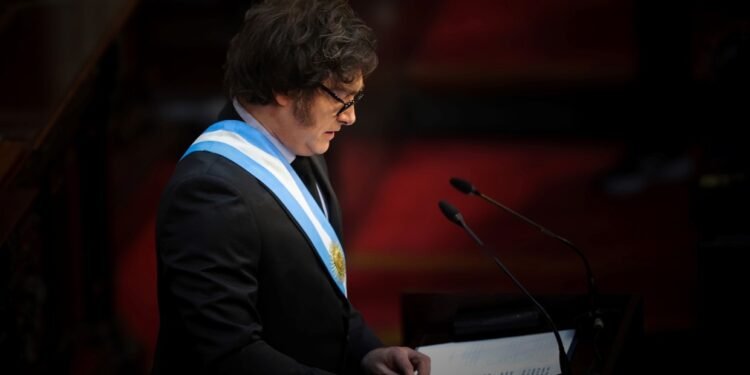 Presupuesto: Milei les pidió a los gobernadores ajustar 60.000 millones de dólares en 2025
