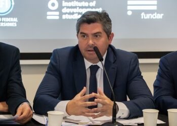 Orrego disertó en el “Argentina Day” ante un desbordante interés de inversores en Londres